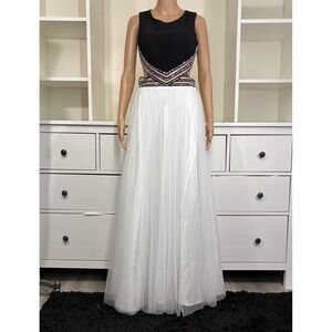 Blondie Nites by Stacy Sklar Black White Cutout Rhinestone Tulle Gown Size 11